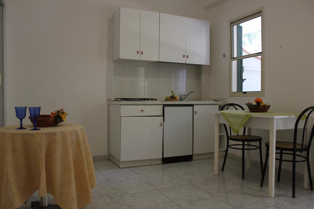 Residence Village Lido Del Gargano Rodi Garganico Habitación foto